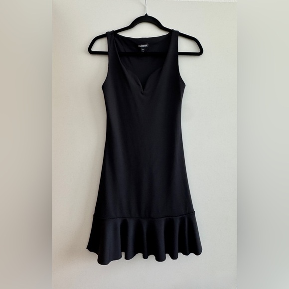 Express Body Contour Ribbed V-Wire Ruffle Mini Dress - Picture 5 of 11